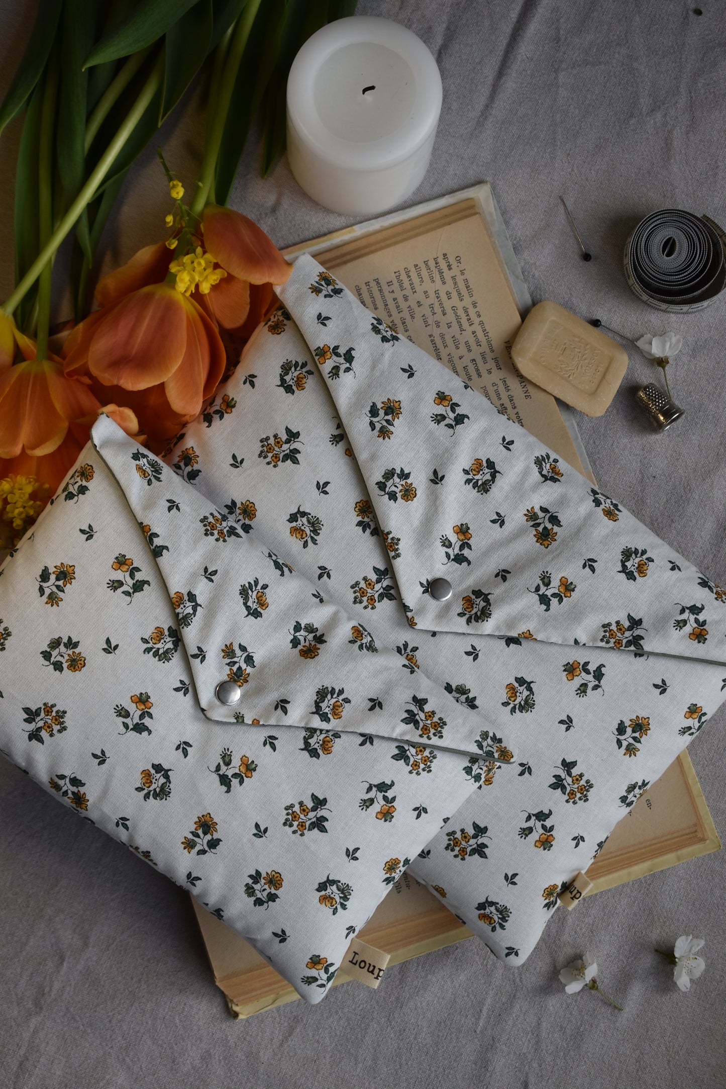 Pochette de livres BROCHÉE CAMOMILLE