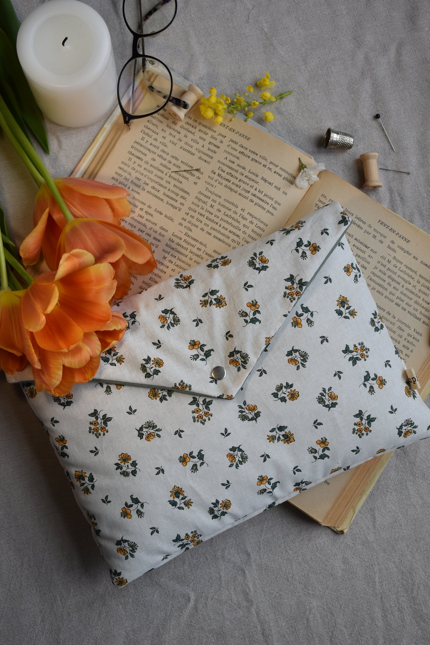 Pochette de livres BROCHÉE CAMOMILLE