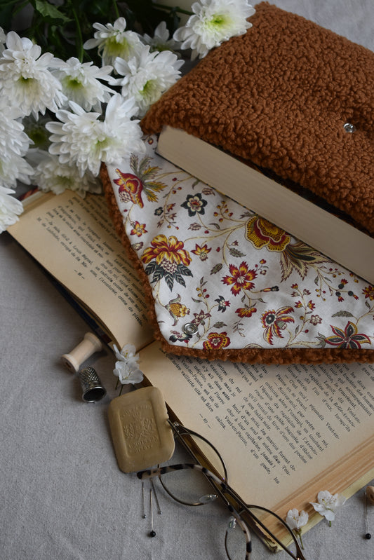 Pochette de livres BROCHÉE DALHIA