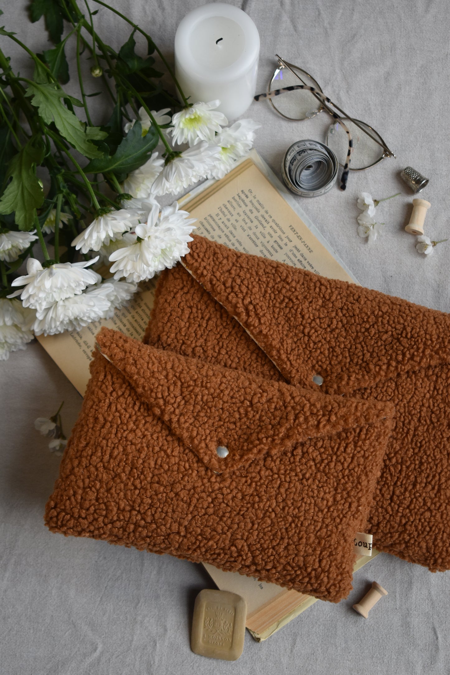 Pochette de livres POCHE DALHIA