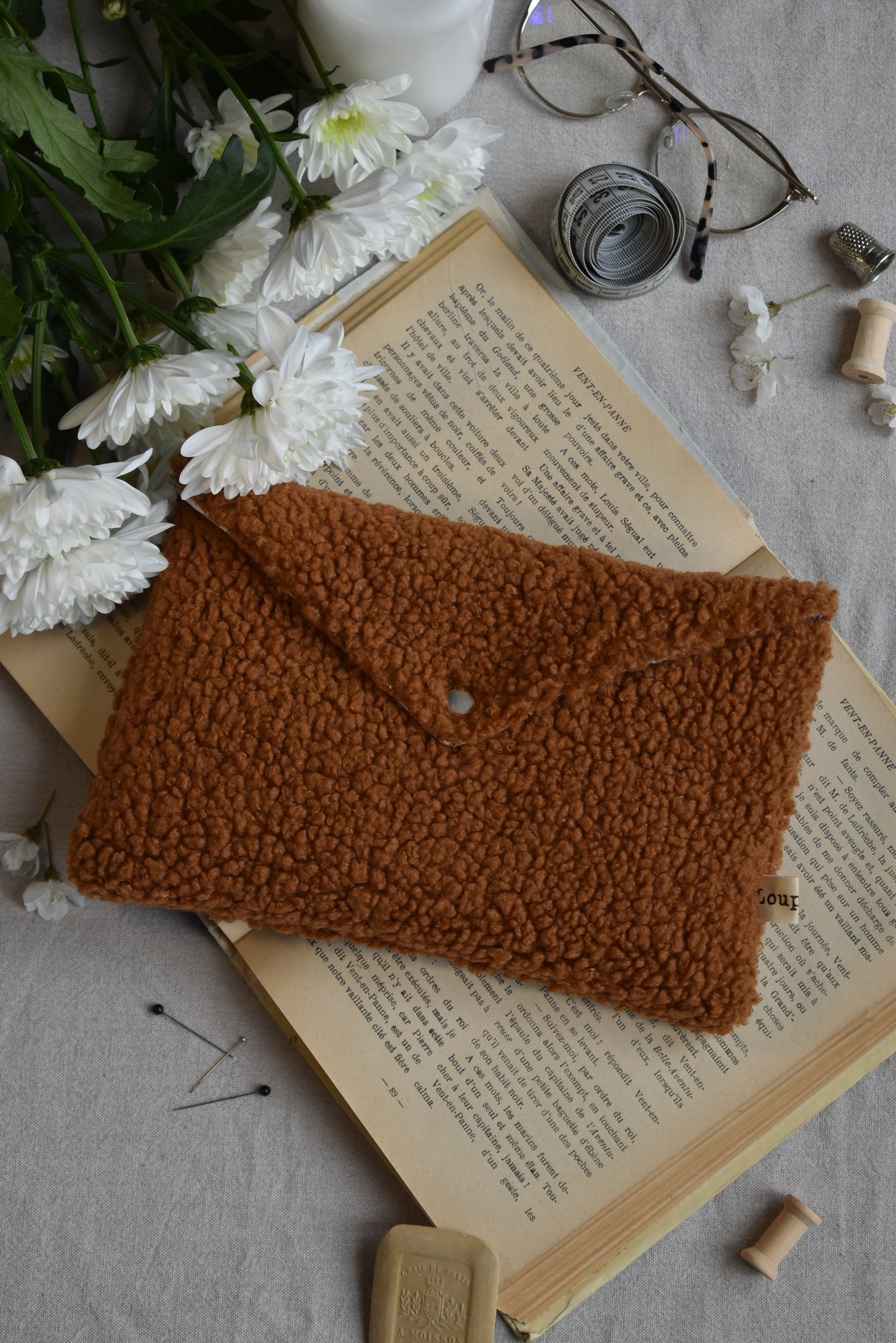 Pochette de livres POCHE DALHIA