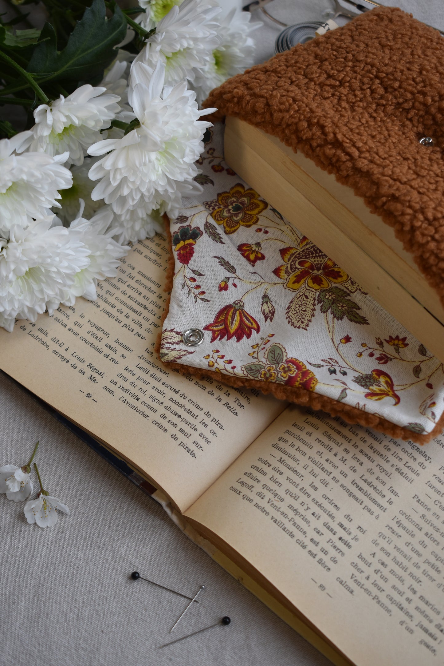 Pochette de livres POCHE DALHIA